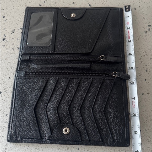 Brighton Ferrara Folio Wide Black Leather Wallet Embossed Pattern Travel Casual - Picture 7 of 12